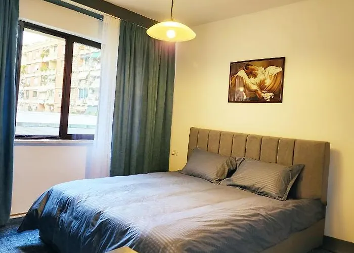 Center Apartment, 30m From Center. Appartement Tirana